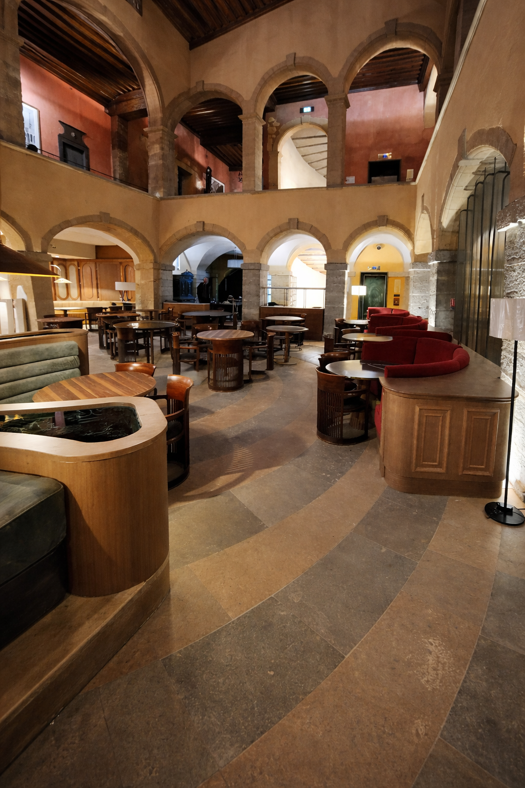 restaurant la cour des loges lyon